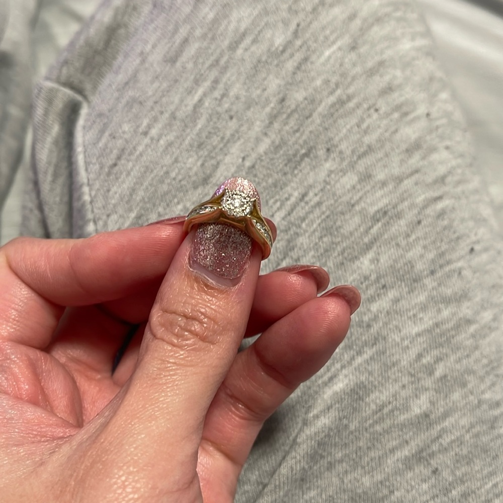 18k size 4 ring
